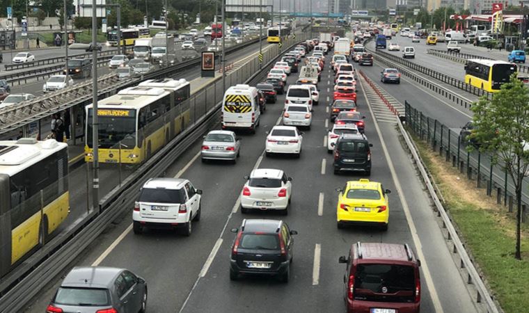 İstanbul'da trafik kilit: Yoğunluk yüzde 81