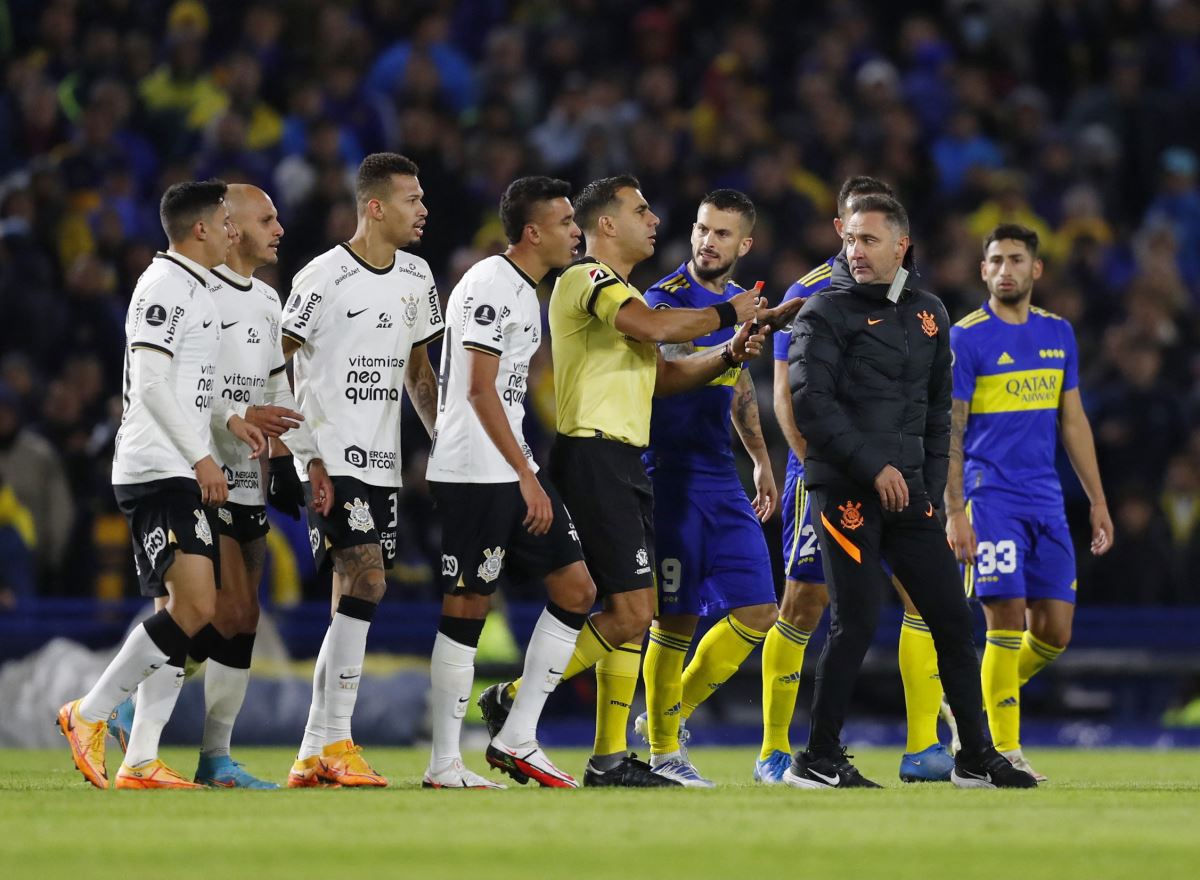 Copa Libertadores'te ortalık karıştı, Vitor Pereira oyundan atıldı