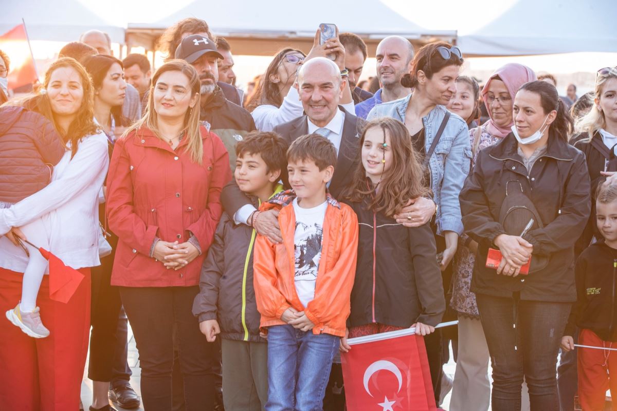 İzmir'de unutulmayacak 19 Mayıs kutlaması