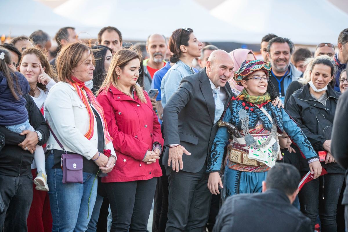 İzmir'de unutulmayacak 19 Mayıs kutlaması