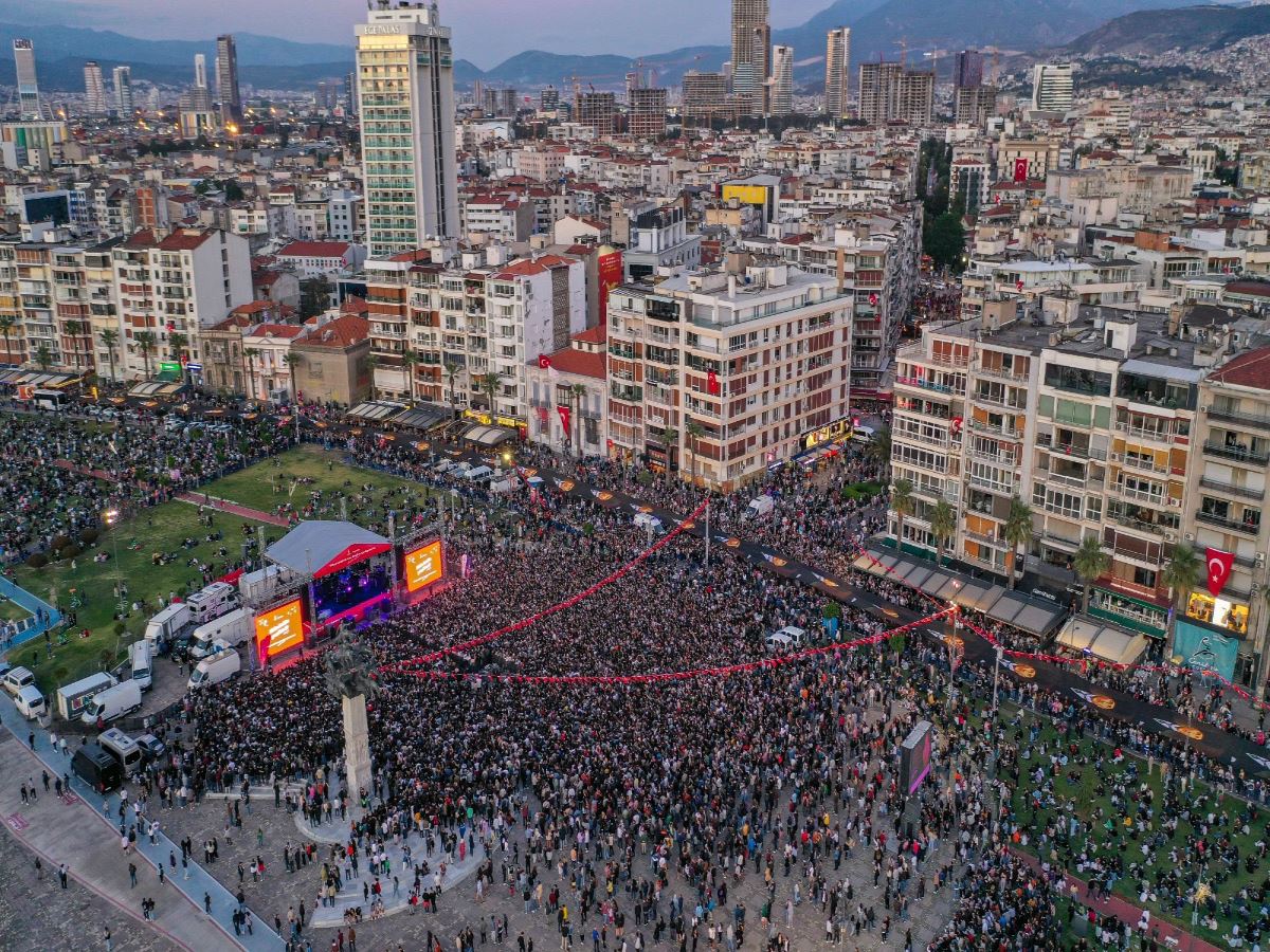 İzmir'de unutulmayacak 19 Mayıs kutlaması