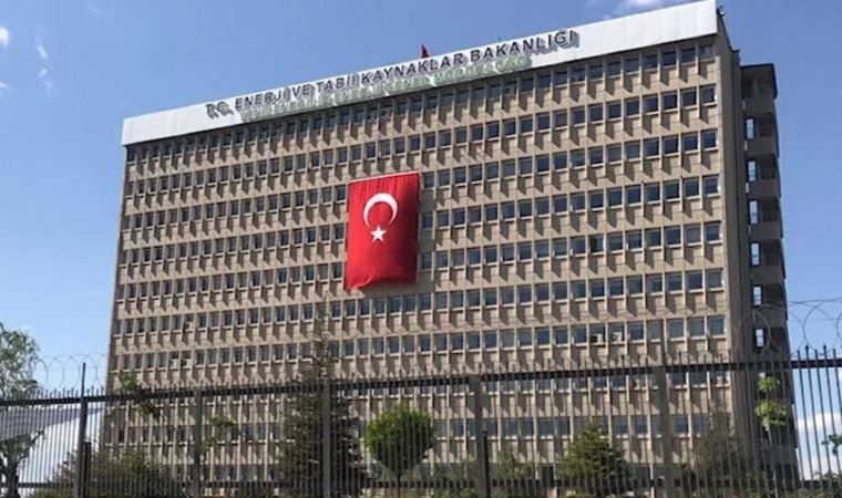 Enerji ve Tabii Kaynaklar Bakan Yardımcısı Alparslan Bayraktar'ın 5 farklı koltuğu var