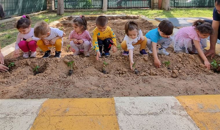 Aydın'da minik eller ata tohumlarını toprakla buluşturdu