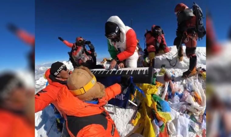 Everest Dağı'nın zirvesinde org çaldı: 'Ölümü çok yakın hissediyorsunuz'