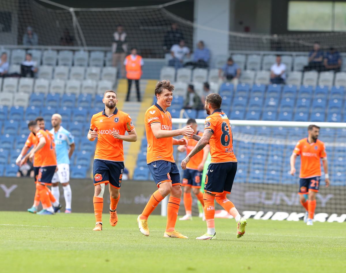 Başakşehir, 3 puanı 3 golle kaptı! Başakşehir 3-1 Trabzonspor