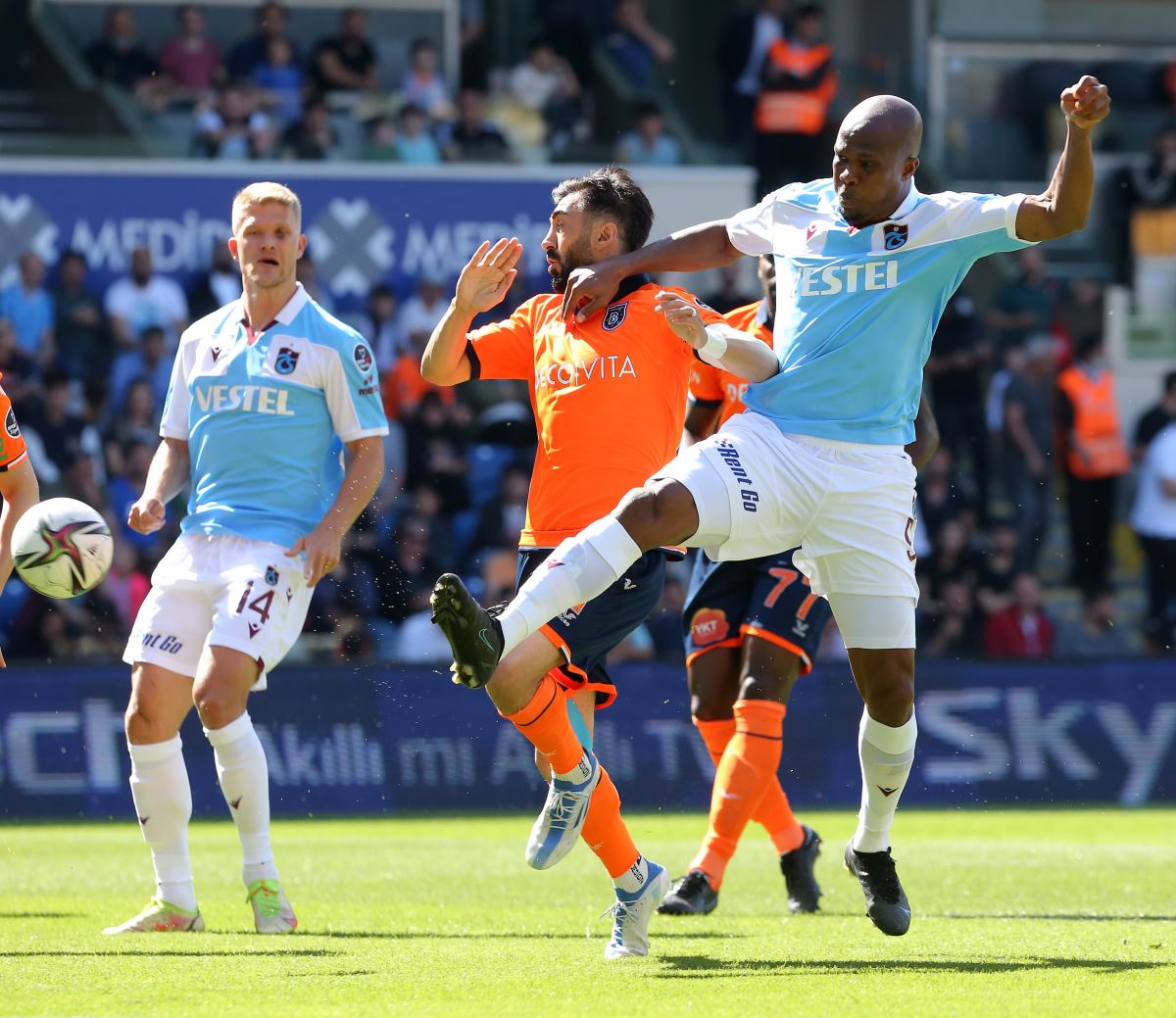 Başakşehir, 3 puanı 3 golle kaptı! Başakşehir 3-1 Trabzonspor