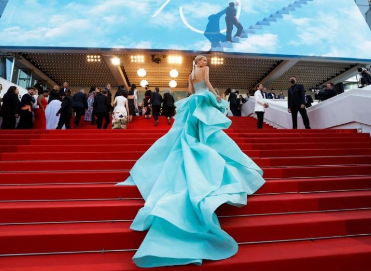 2022 Cannes Film Festivali'nin kırmızı halısı göz kamaştırıyor