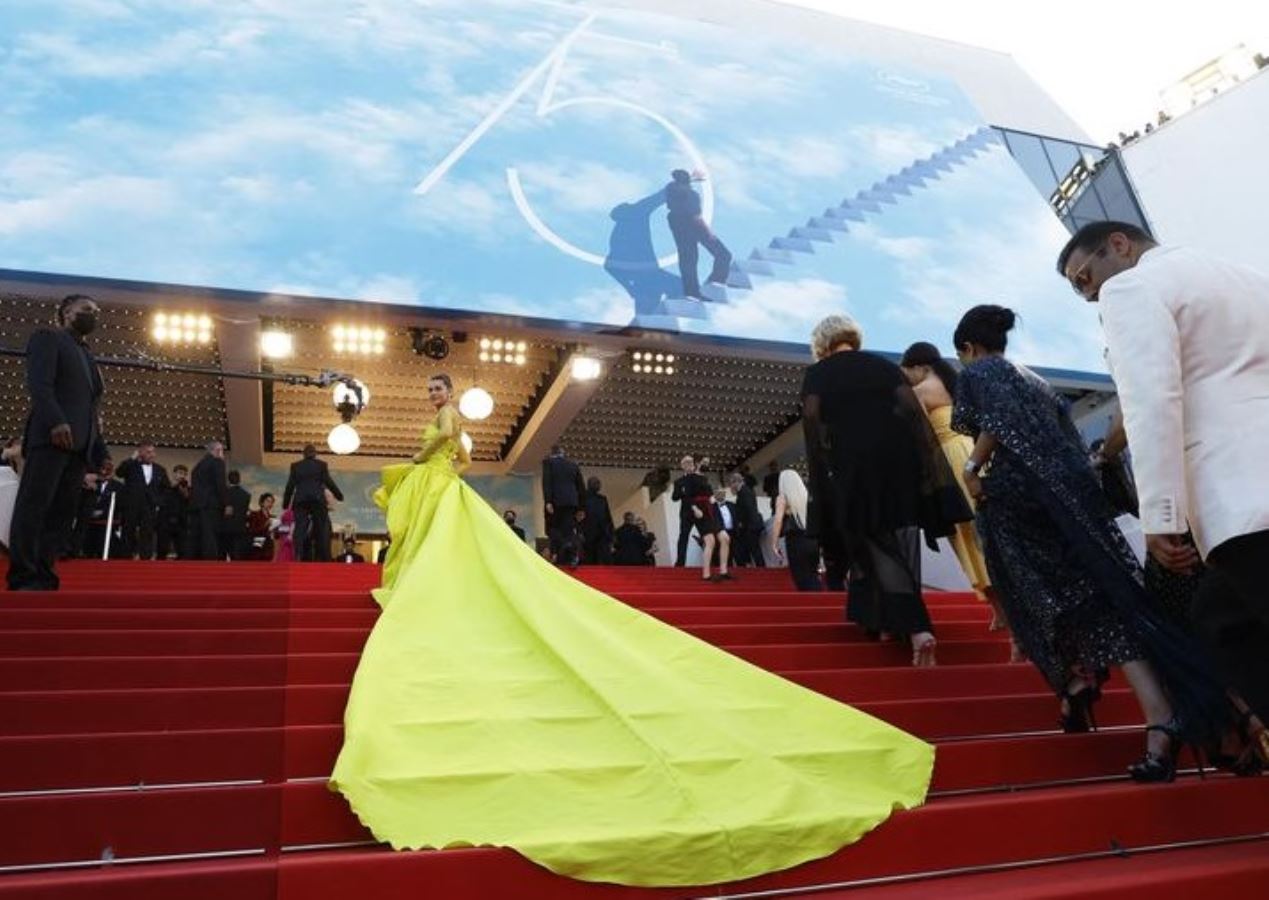 2022 Cannes Film Festivali'nin kırmızı halısı göz kamaştırıyor