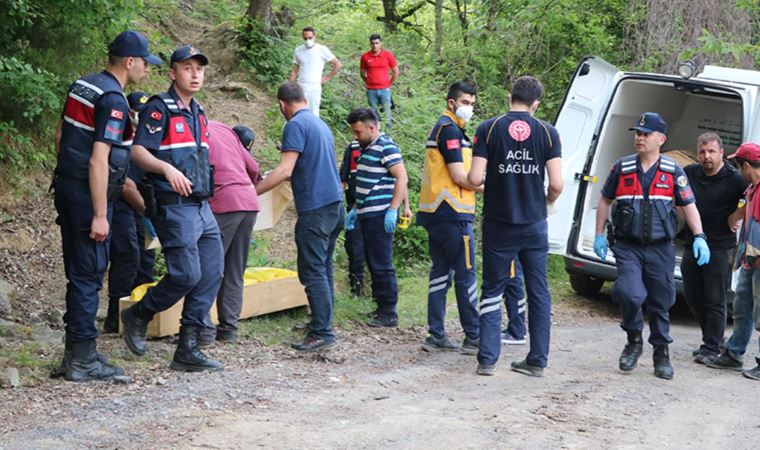 Zonguldak'ta ormanlık alanda kimliği belirsiz erkek cesedi bulundu (23 Mayıs 2022)