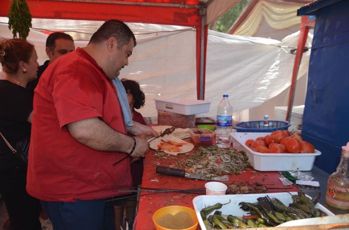 Hatay’da Kırıkhan 2. Ciğer Festivali ve Bahar Şenliği'nde 1 ton kuzu ciğeri tüketildi