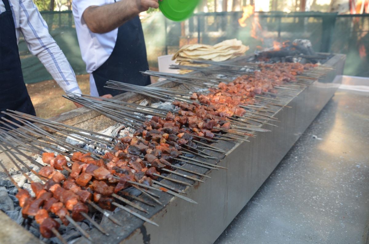 Hatay’da Kırıkhan 2. Ciğer Festivali ve Bahar Şenliği'nde 1 ton kuzu ciğeri tüketildi