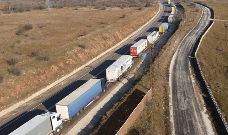 Bulgaristan sınırındaki TIR kuyruğu devam ediyor