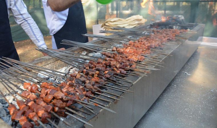 Hatay’da Kırıkhan 2. Ciğer Festivali ve Bahar Şenliği'nde 1 ton kuzu ciğeri tüketildi