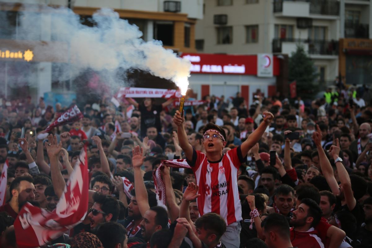 Kupa kutlamasına Sivasspor tarafından yoğun ilgi