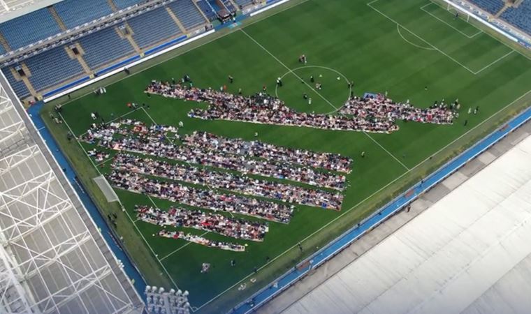 Blackburn Rovers stadının kapılarını bayram namazı için açtı