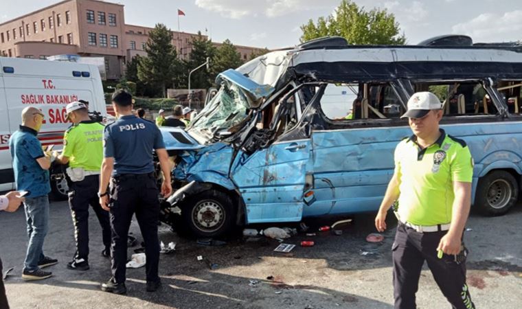 TBMM önünde dolmuş kazası: 20 yaralı