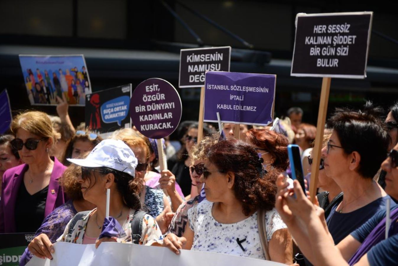 Kadın cinayetlerine ‘dur’ demek için haykırdılar: Bir kadın daha eksilmesin