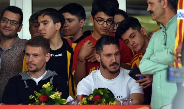 Mert Çetin: 'Süper Lig ve Avrupa'dan teklifler var'