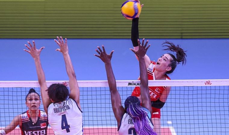 A Milli Kadın Voleybol Takımı, İtalya'yı 3-0 mağlup etti