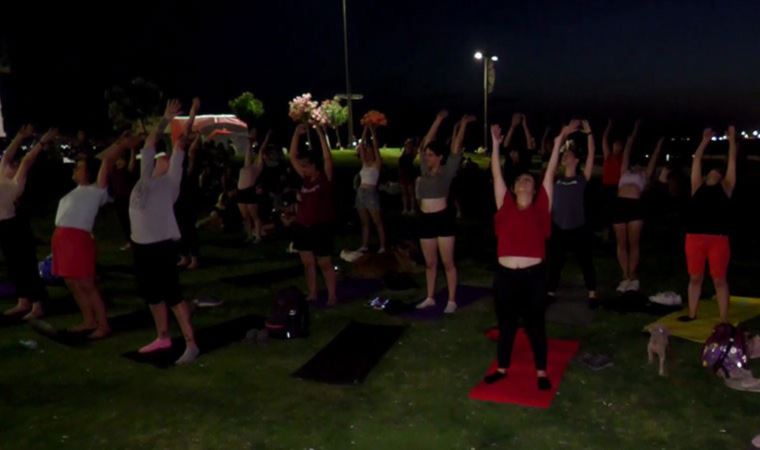 İzmir'de kadınlardan 'yoga yasağı' protestosu