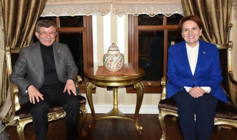 Ahmet Davutoğlu'ndan Meral Akşener'e bayram ziyareti