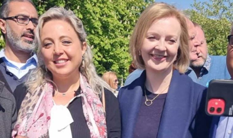 İngiltere Dışişleri Bakanı Liz Truss’tan seçim öncesi Türk adaya büyük destek