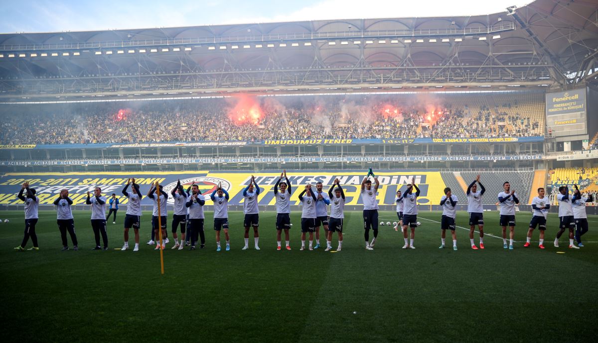 Fenerbahçe'den 20 bin taraftarı önünde gövde gösterisi