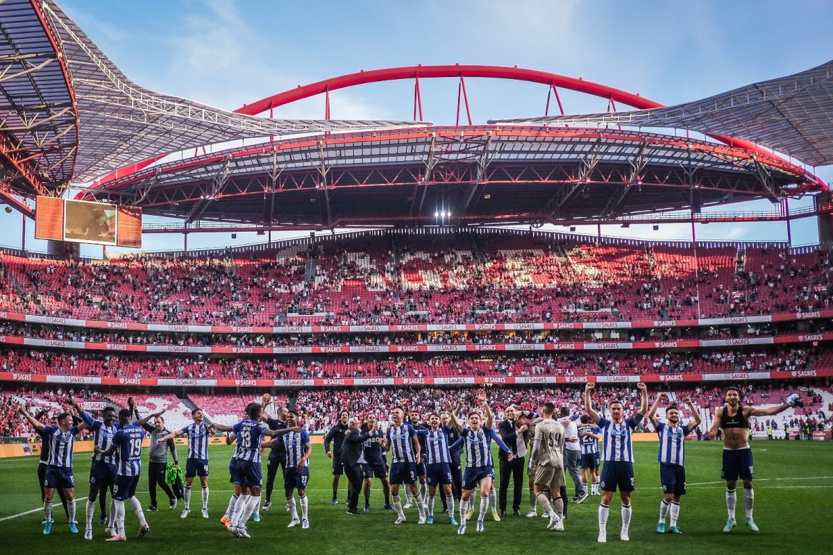 Porto, ezeli rakibinin sahasında şampiyon oldu