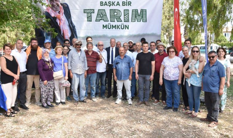 Tunç Soyer'den üreticiye destek: 13 bin küçükbaş hayvan dağıtıldı