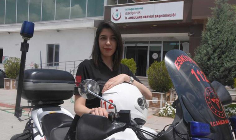 Eskişehir Türkiye'nin tek kadın motosikletli  ATT'si Sabiha,  vakalara 3 dakikada ulaşıyor