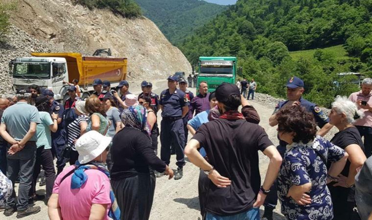 Cengiz İnşaat'ın taşocağına protesto: Yurttaşlar oturma eylemi yaptı