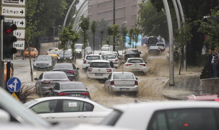 Son Dakika: Ankara'da yoğun yağış...  1 kişi yaşamını yitirdi, okullar tatil edildi