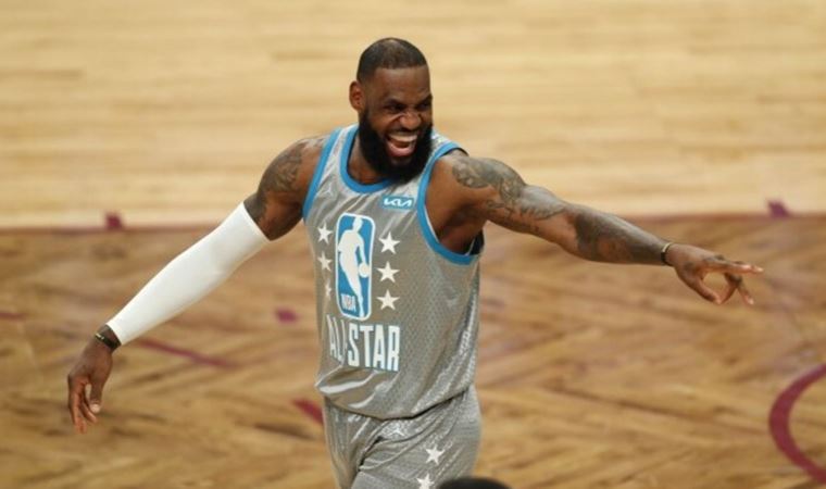 LeBron James'ten rekor! Milyar dolar...