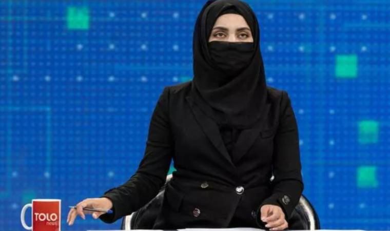 Burka zorunluluğu getirilen kadın gazeteciler konuştu: 'Gerekirse Taliban'a karşı silahlanırım'