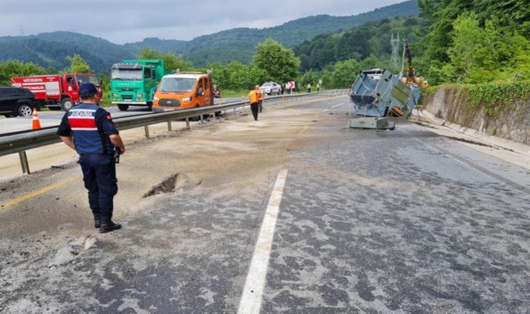 TIR'dan düşen 'trafo' trafiği durdurdu: Yol 2 saat sonra açıldı