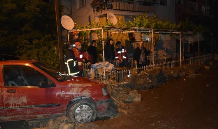 Burdur'da sağanak yağış nedeniyle 30 evi su bastı: 1 ölü, 3 yaralı (05 Haziran 2022)