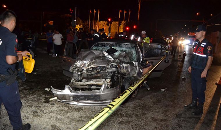 Manisa'da trafik kazası: 1 ölü, 3'ü ağır 6 yaralı