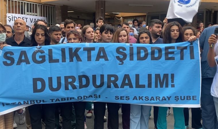 Cerrahpaşa'da sağlık çalışanına saldırı: İş bırakma eylemi yaptılar