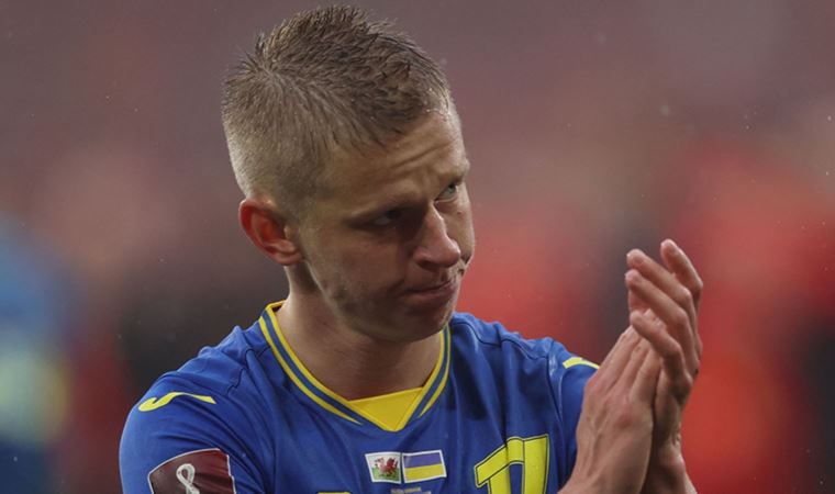 Ukraynalı Oleksandr Zinchenko yıkıldı, hakem Mateu Lahoz teselli etti