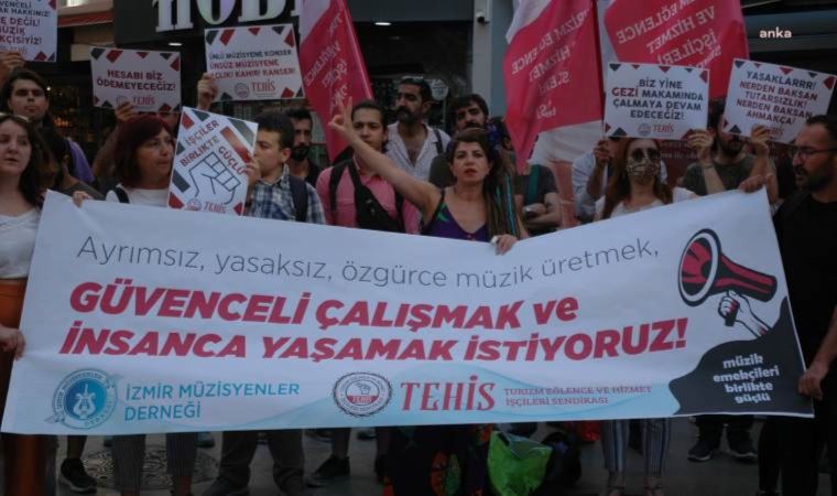 İzmir'de müzik yasağına karşı müzikli protesto: 