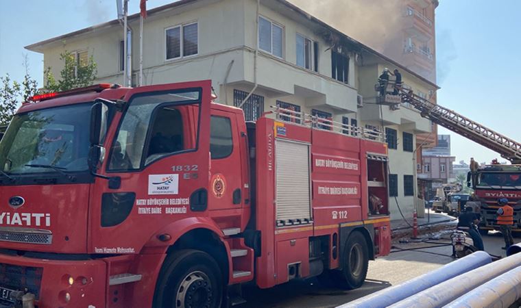 Hatay'da Tarım ve Orman Müdürlüğü binasında çıkan yangın söndürüldü