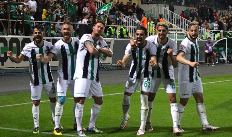 Denizlispor'da kulüp başkanı Mehmet Uz'dan futbolcu alacaklarına ilişkin açıklama