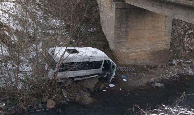 Ordu'da öğrenci servisi şarampole yuvarlandı: 4 yaralı