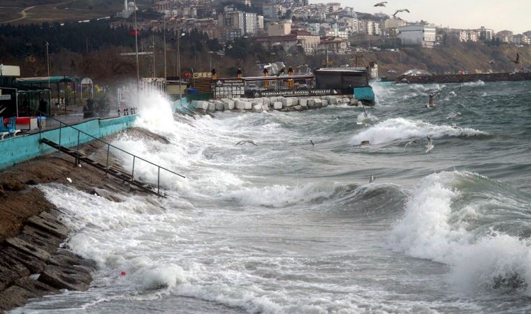 Marmara Denizi'nde 'poyraz' etkili oldu