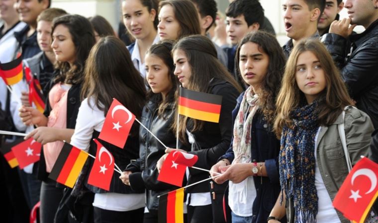 Alman Hristiyan Demokratlardan 'ana dil yasağı' talebi