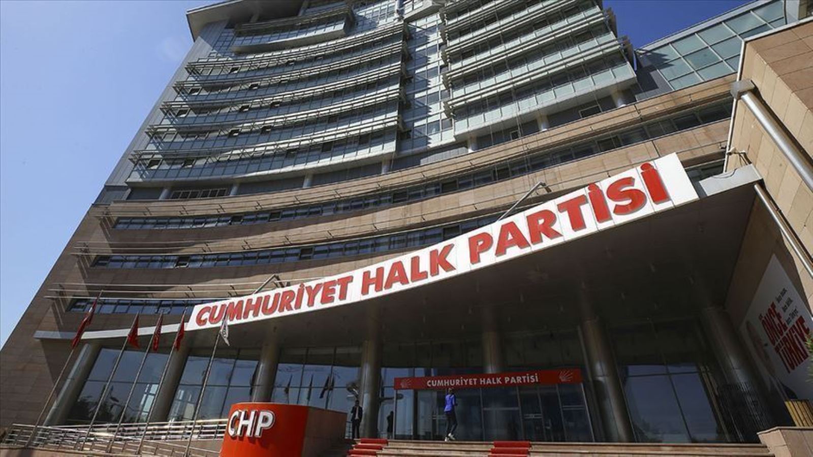 Son seçim anketi açıklandı: CHP birinci parti, MHP baraj altı