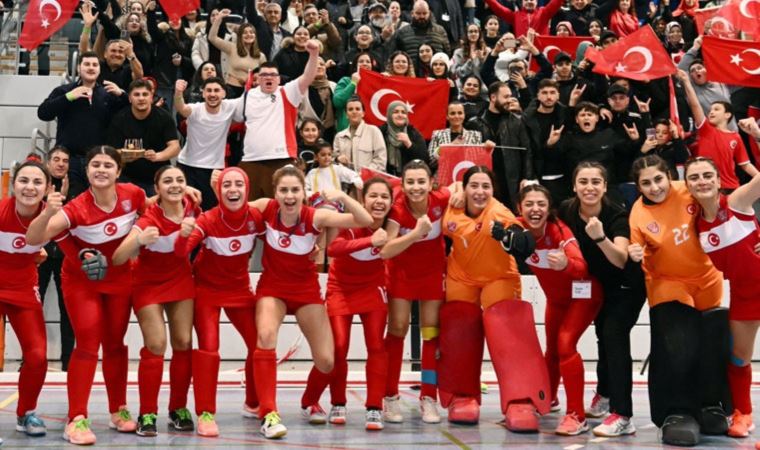 Türk hokeyinde Ümit Milli Kadın Takımı'nın Avrupa üçüncülüğü gururu