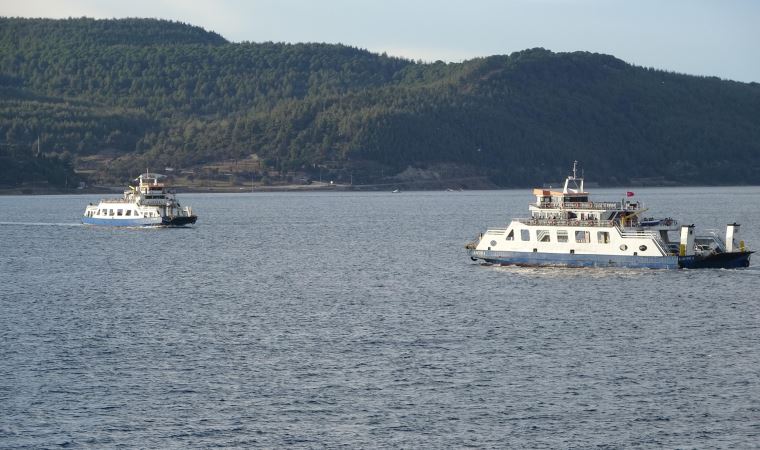 Kuzey Ege’de feribot seferleri fırtına nedeniyle iptal edildi!