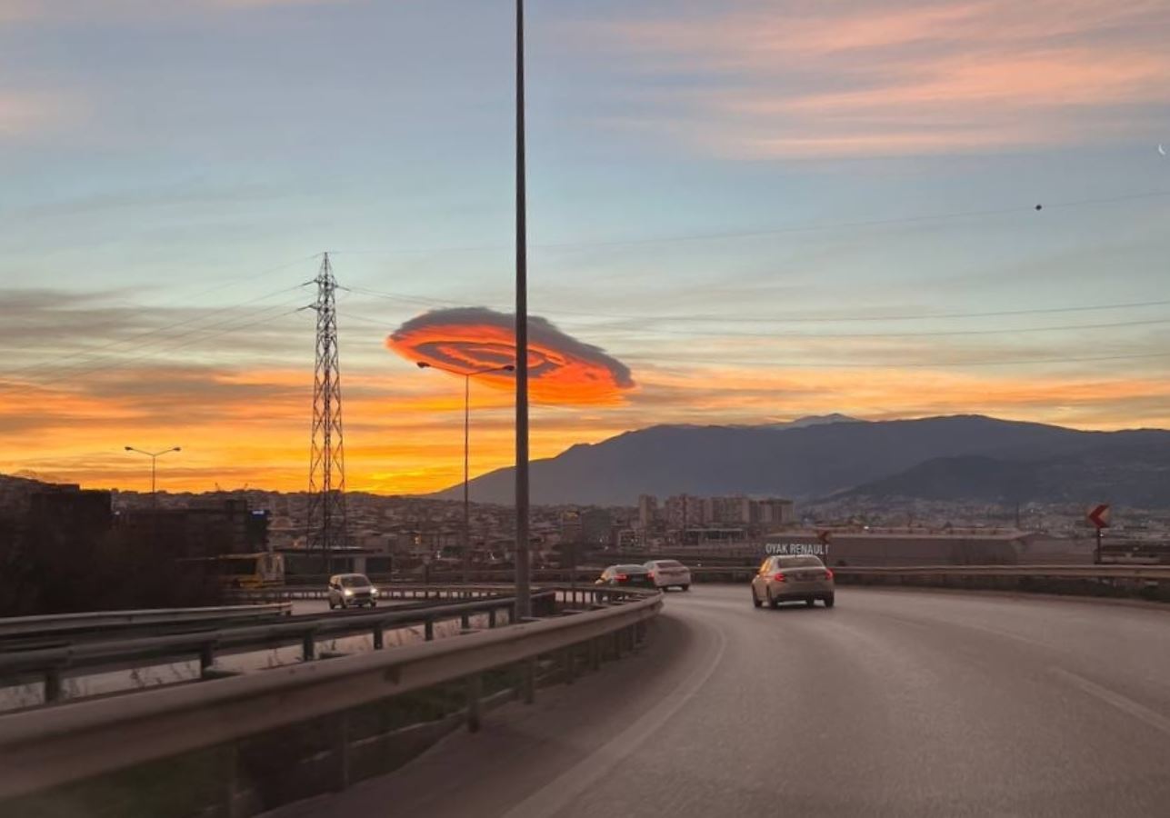 Bursa'da görülen bulutlar hayrete düşürdü... İşte o görüntüler!