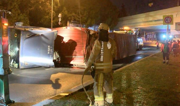 Bakırköy Marmaray'da 'TIR' faciası: Trafik tek yönlü kapatıldı